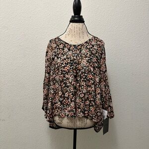 NWT Muti-color Floral Butterfly Top Sz L